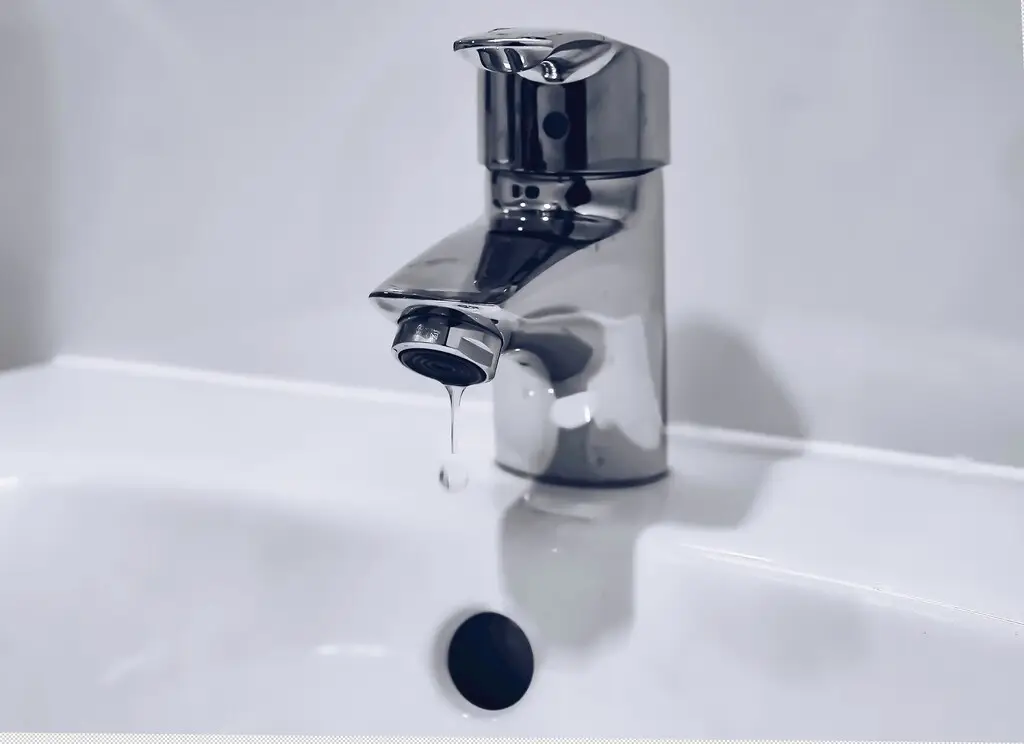 Dripping basin mixer